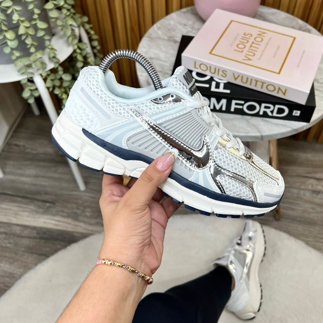 Nike Vomero Grey
