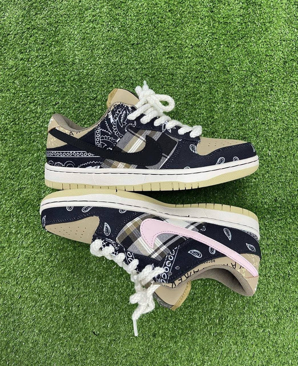 Nike SB Dunk Low Travis Scott