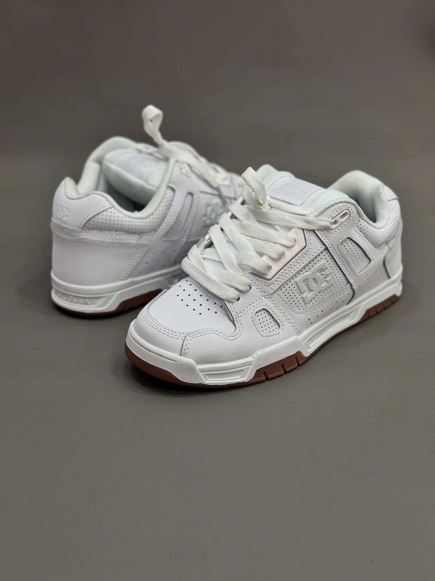 DC Men's Stag Low Top white