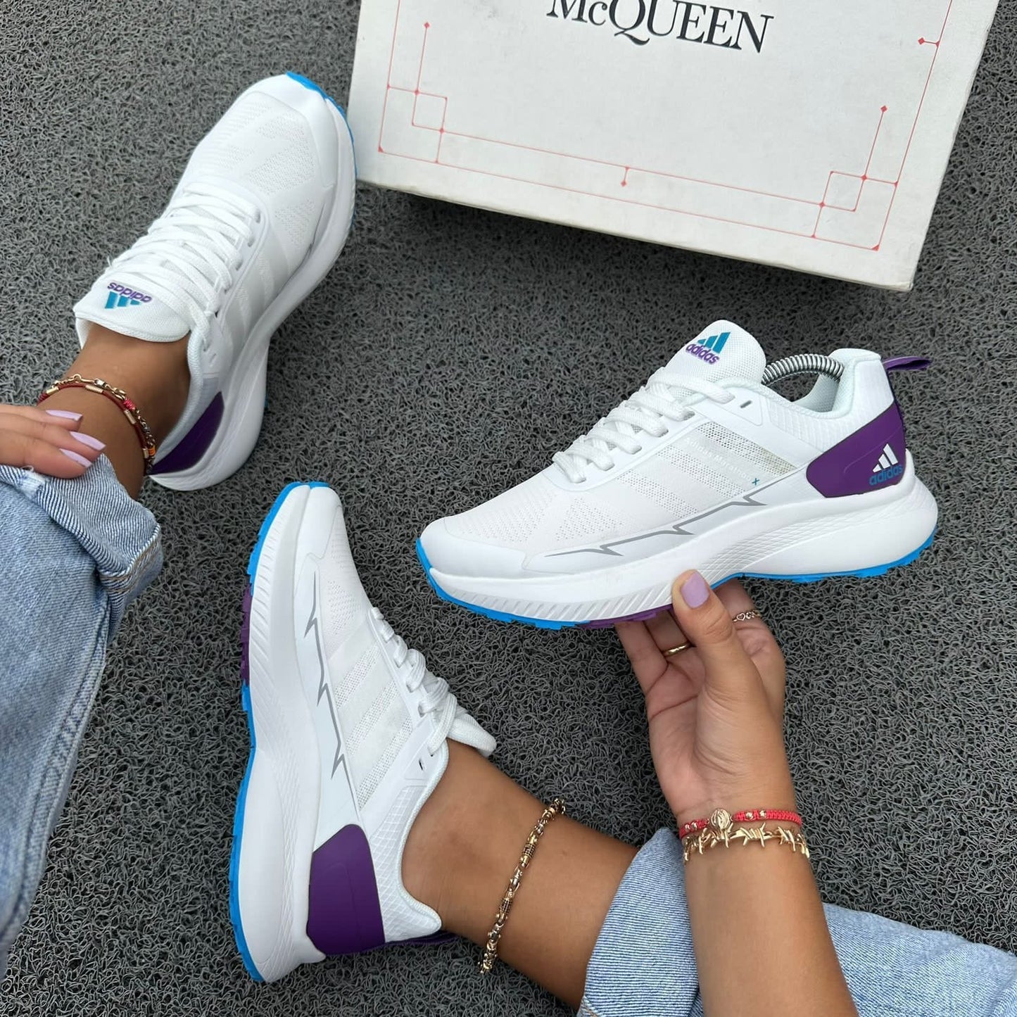 Adidas marathon rosa y blanco