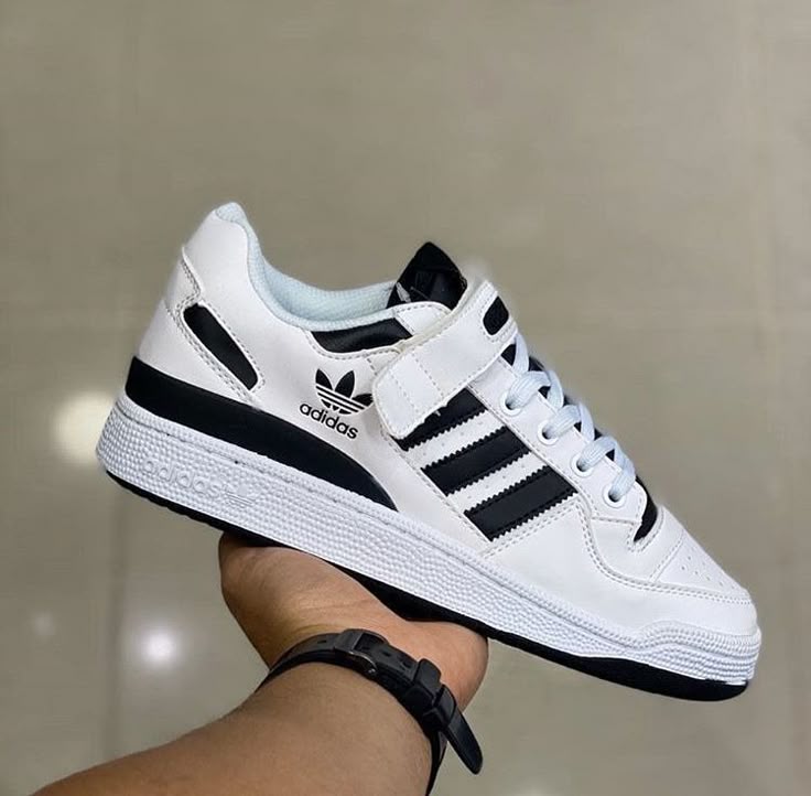 adidas forum low Negro